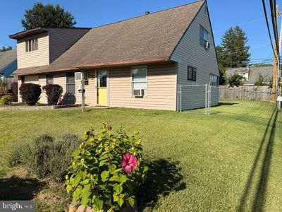 6 Canna Rd, Levittown, PA, 19057