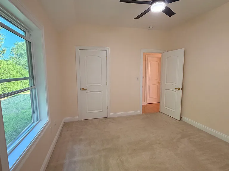 18 Kirby Rd — Photo 5