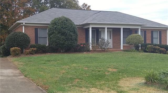 1st image of 2451 Glenridge Dr