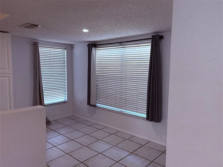 7330 Fairwood Ave — Photo 8