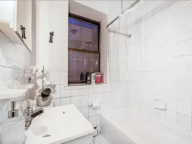 543 1/2 E 6th St #2A — Photo 7