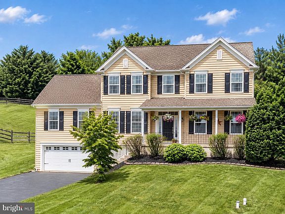 3rd image of 248 Coleridge Ln