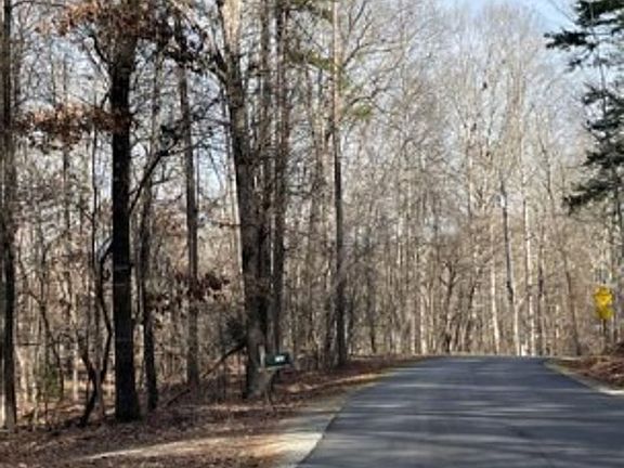 Exterior Neighborhood (street photo)