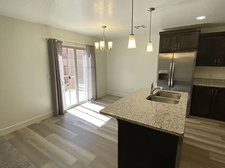 5808 S Challenger Way — Photo 3