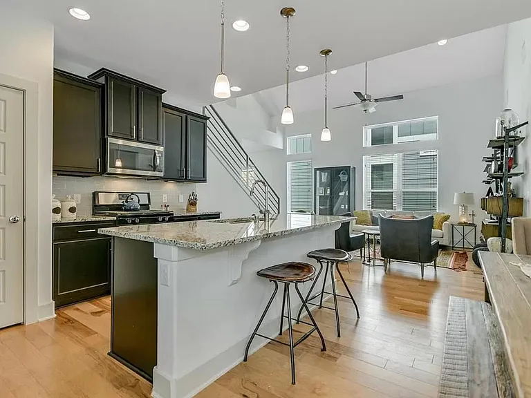 6007 Duncanville Pass — Photo 2