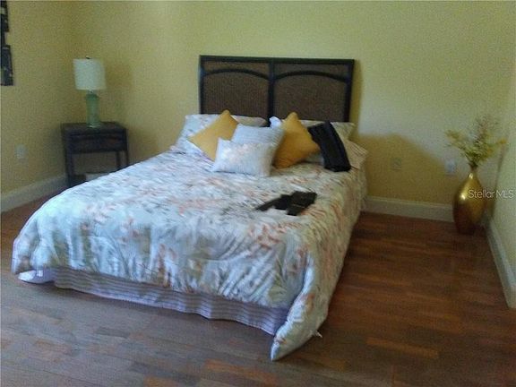 4th image of 8417 Country Park Way