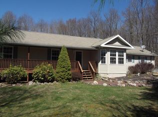 203 Wildwood Dr, Weatherly, PA 18255
