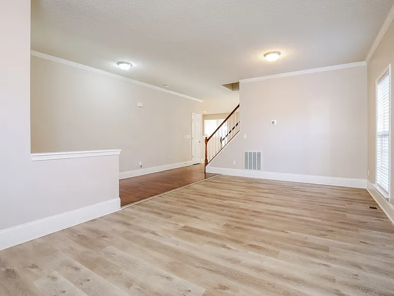 8524 Bratt Ave — Photo 4