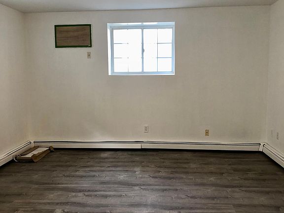 3rd image of 5 Bradley Ave #1