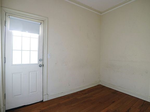 4th image of 637 Henry St APT 1R
