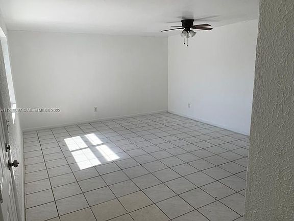 3rd image of 551 NE 139th St #551