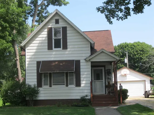 229 N 6th St, Clinton, IA 52732