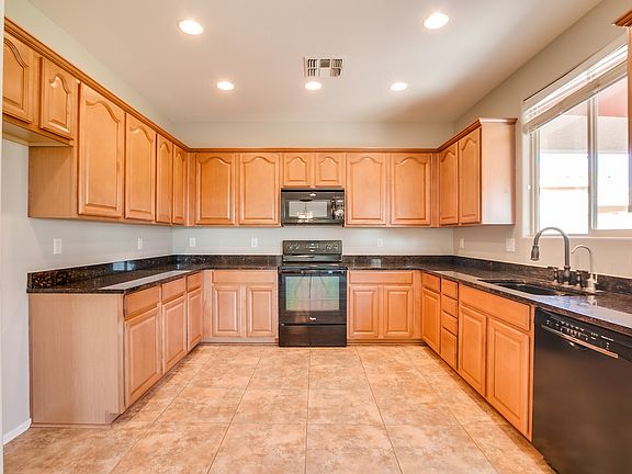 3rd image of 3734 E Longhorn St