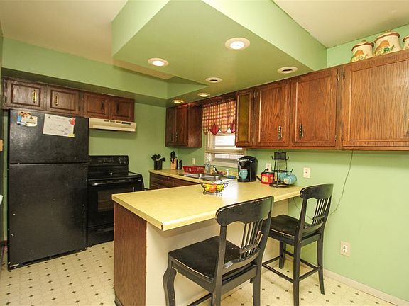 4th image of 225 22nd St