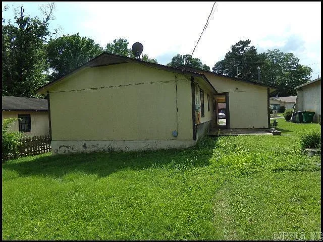3405 Malloy St — Photo 4