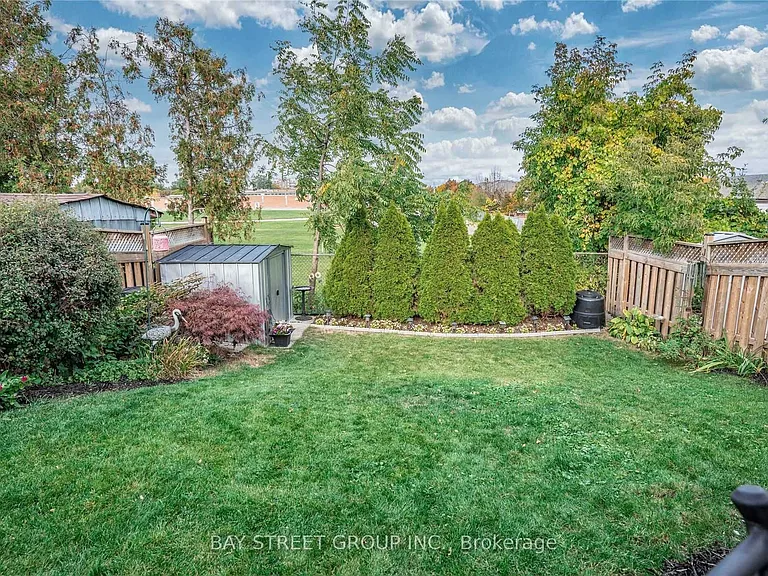137 Bonham Blvd — Photo 12