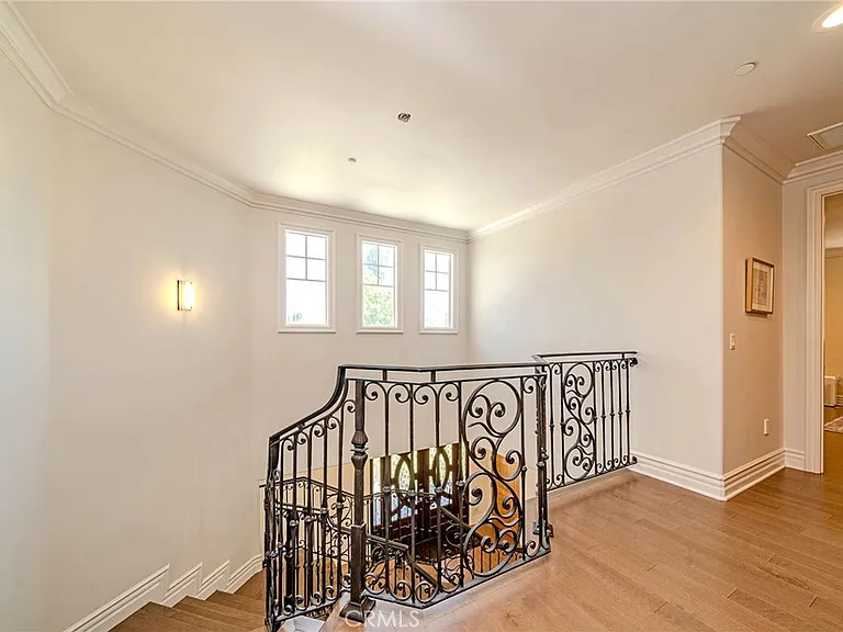 1217 Olive La Canada — Photo 27