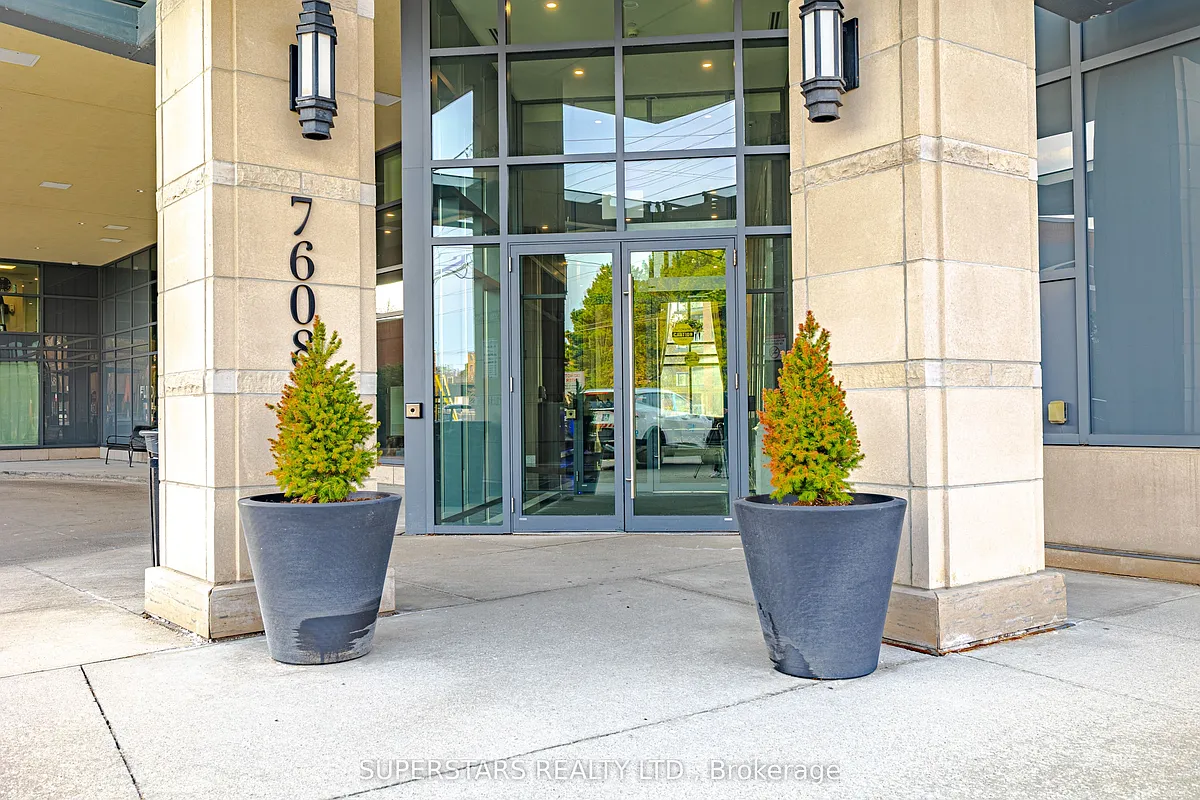 Building Photo - 7608 Yonge St #318