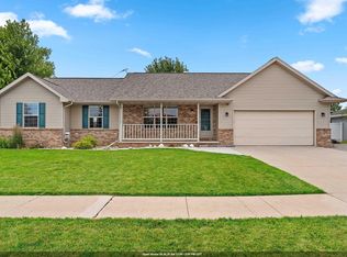 2337 Samantha St, De Pere, WI 54115