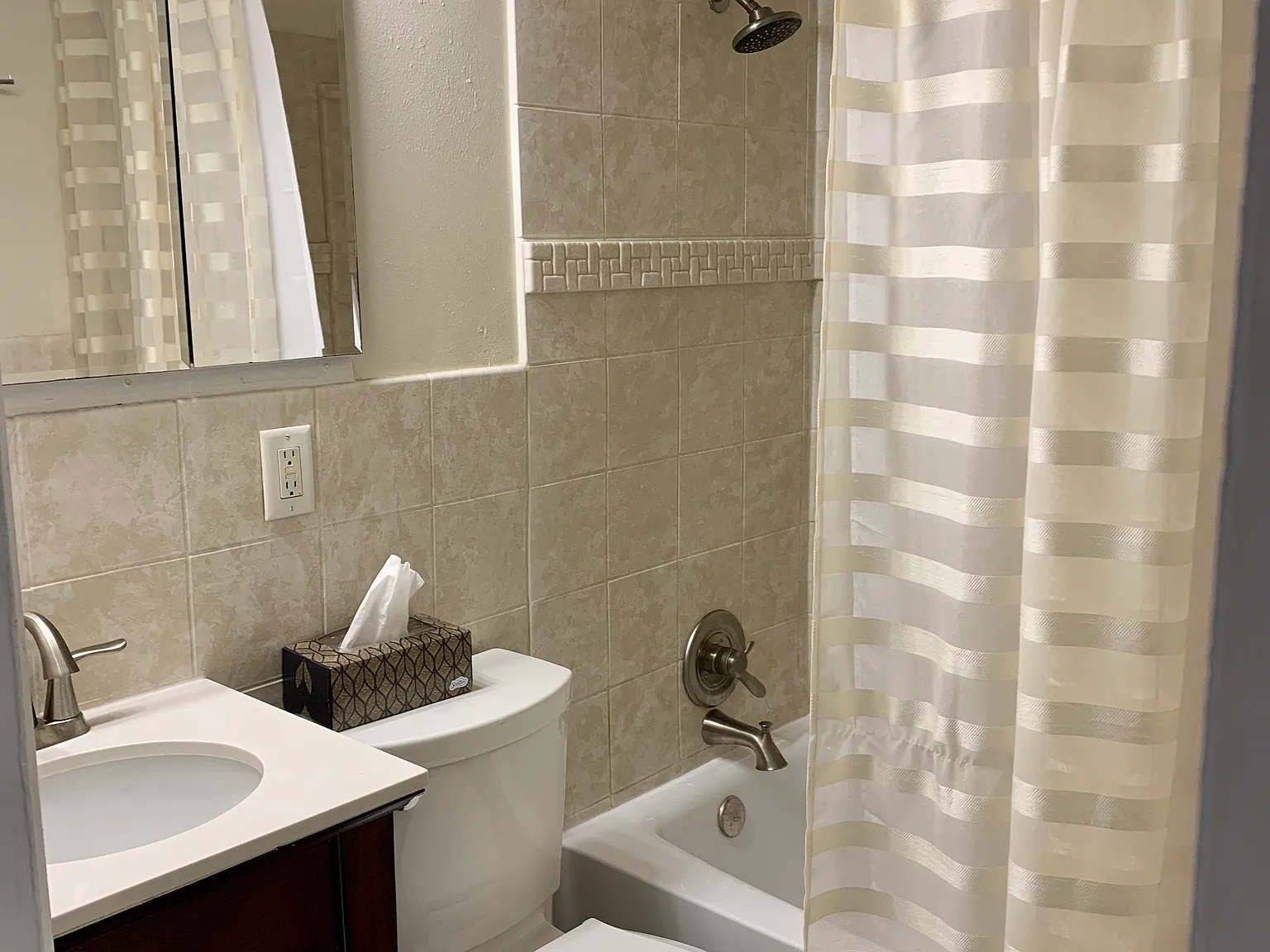 3 bed, 1571 sqft, $2,150 — Photo 4