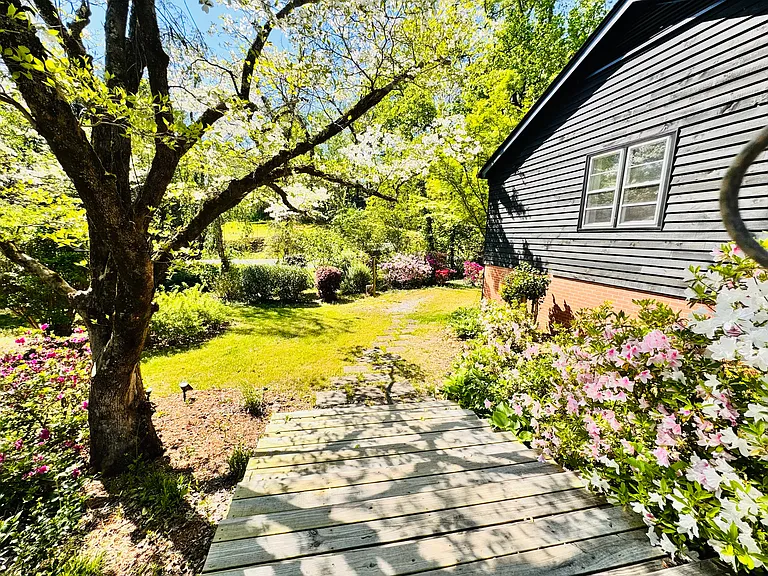 35 Wilcox Rd — Photo 10