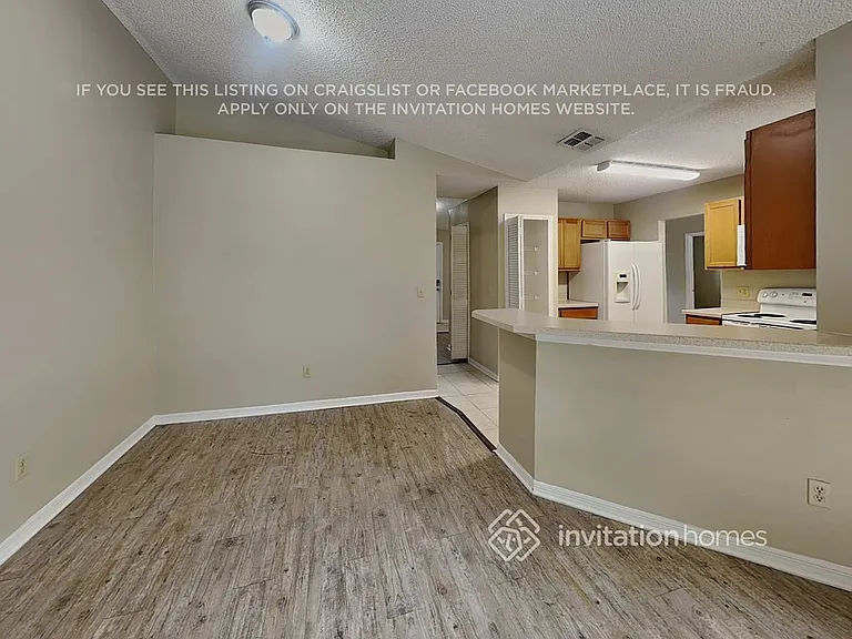 2624 Lake Jackson Cir — Photo 15