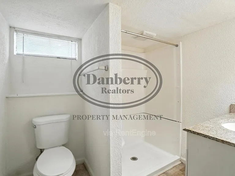 822 Searles Rd — Photo 43