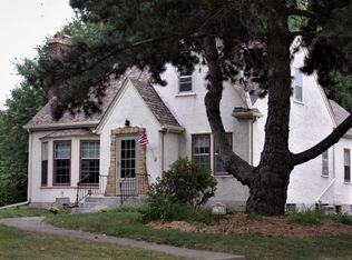 1760 Dodd Rd, Mendota Heights, MN 55118