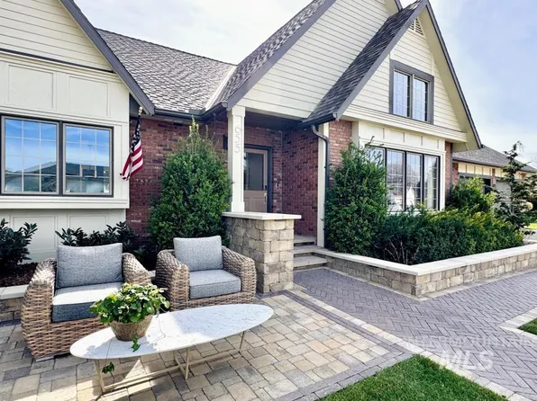 655 E Kingsford Dr, Meridian, ID 83642