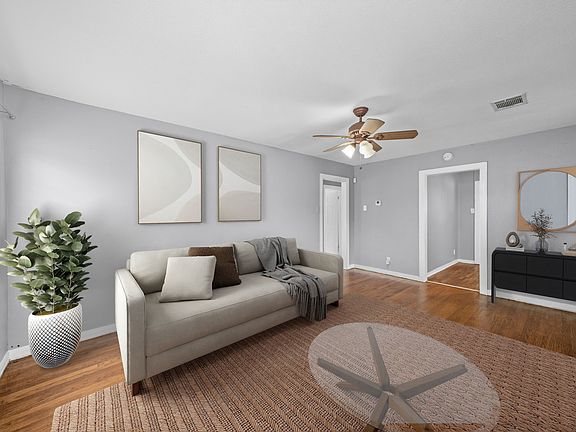 2nd image of 3324 W Clarendon Dr