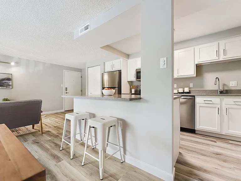OakWood Park -- No up-front security deposit required! — Photo 25
