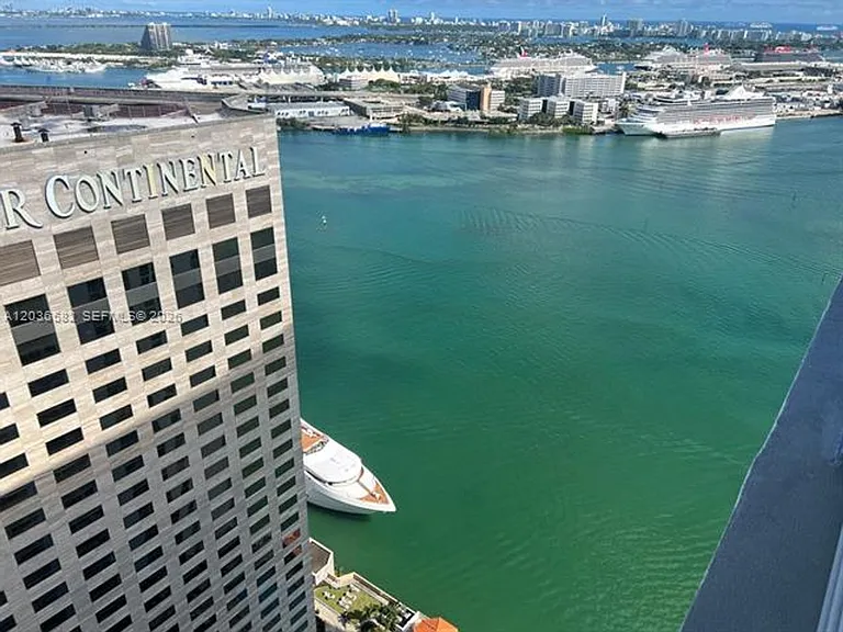 335 Biscayne Blvd #4200 — Photo 16