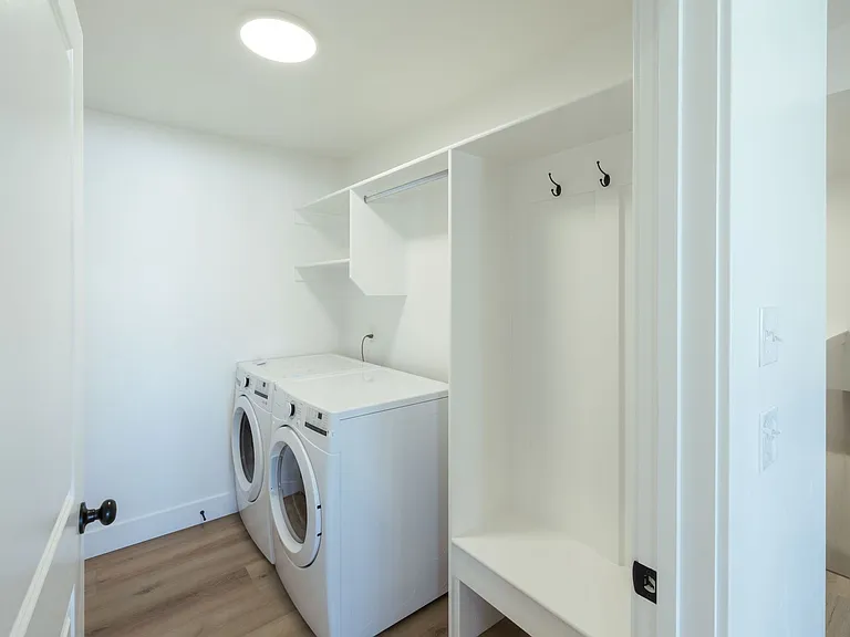 3711 Razor Cir — Photo 33