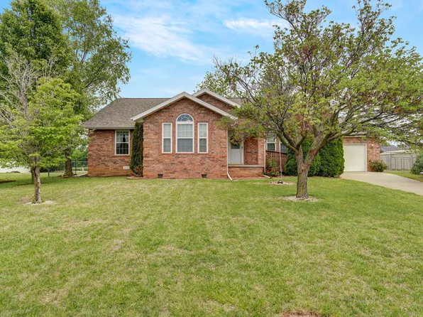 1218 Parkway Drive, Mt Vernon, MO 65712