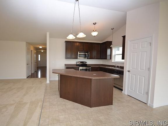 3rd image of 3060 Harvest Meadow Dr