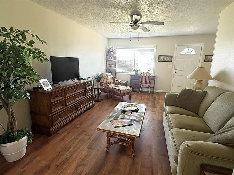 1528 Council Dr — Photo 7