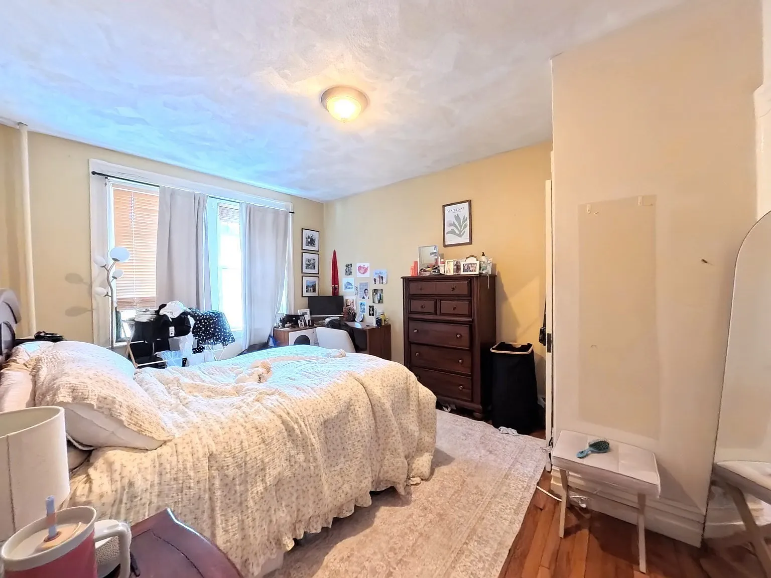 3 bed, 1.0 bath, 1650 sqft, $4,200 — Photo 3