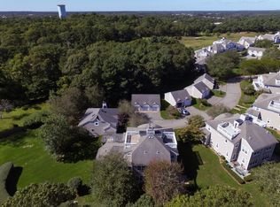 1 Oakmont Dr, Buzzards Bay, MA 02532