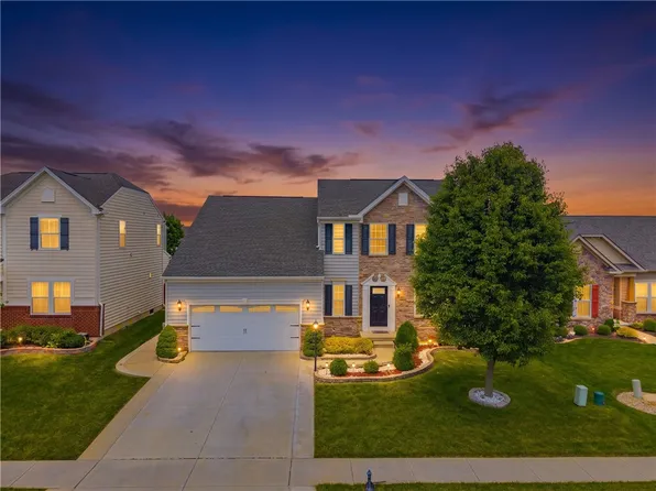7122 Bluestream Dr, Tipp City, OH 45371