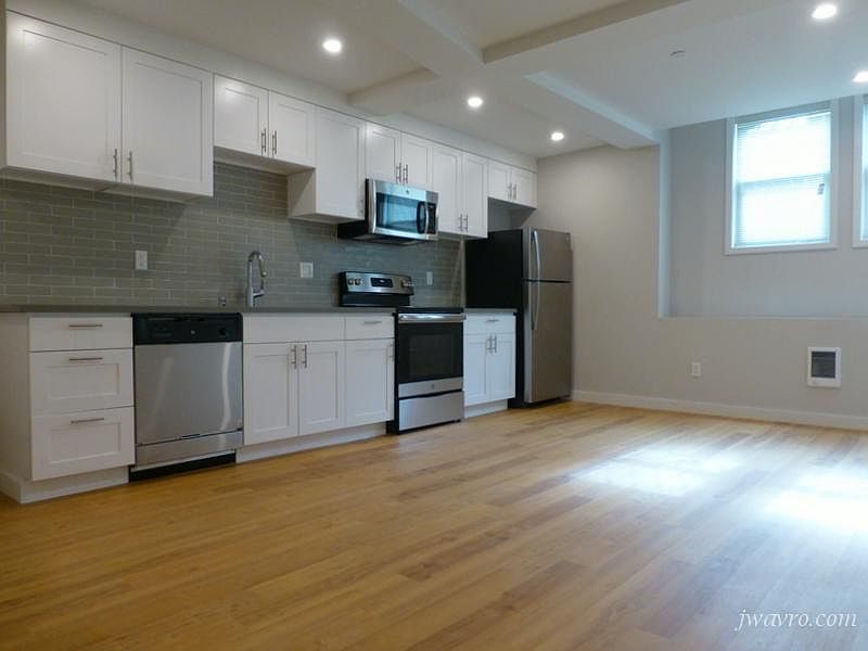1st image of 1385 Clay St