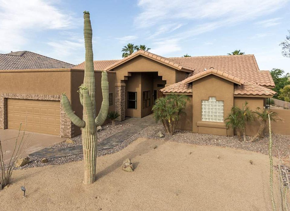 2nd image of 2136 S Bluffs Way