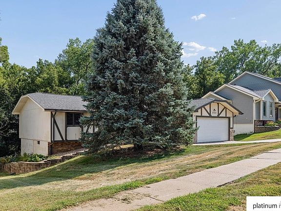 3rd image of 3727 Lawnwood Dr