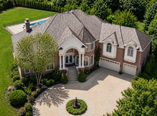 151 Palmer Cir, Vernon Hills, IL 60061