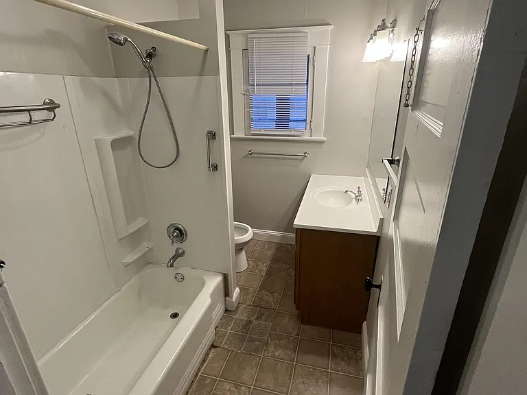 502 N Loudoun St #B — Photo 7