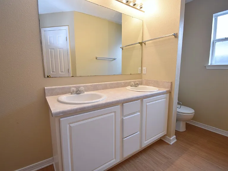 1064 Antigua Cir — Photo 10