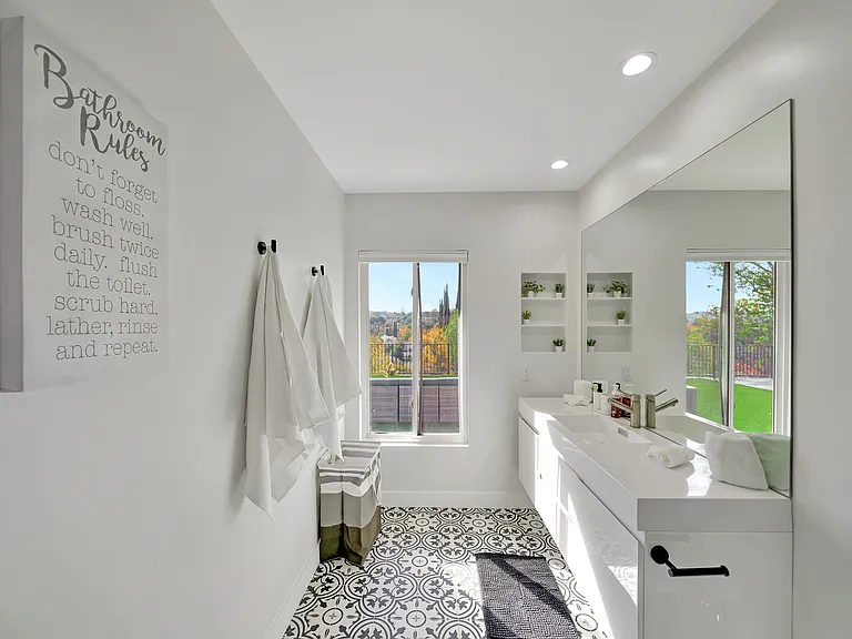 5565 Ostin Ave — Photo 42