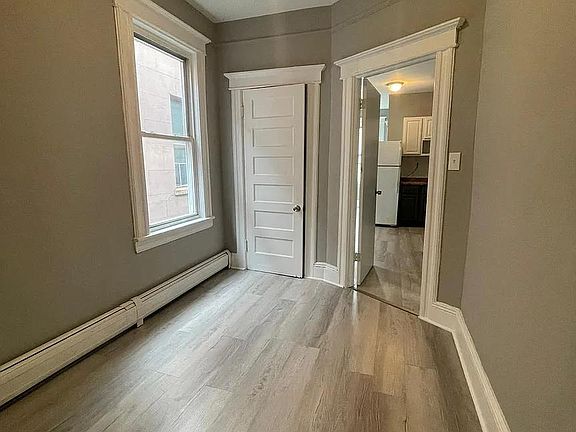 4th image of 167 Clendenny Ave #3LA