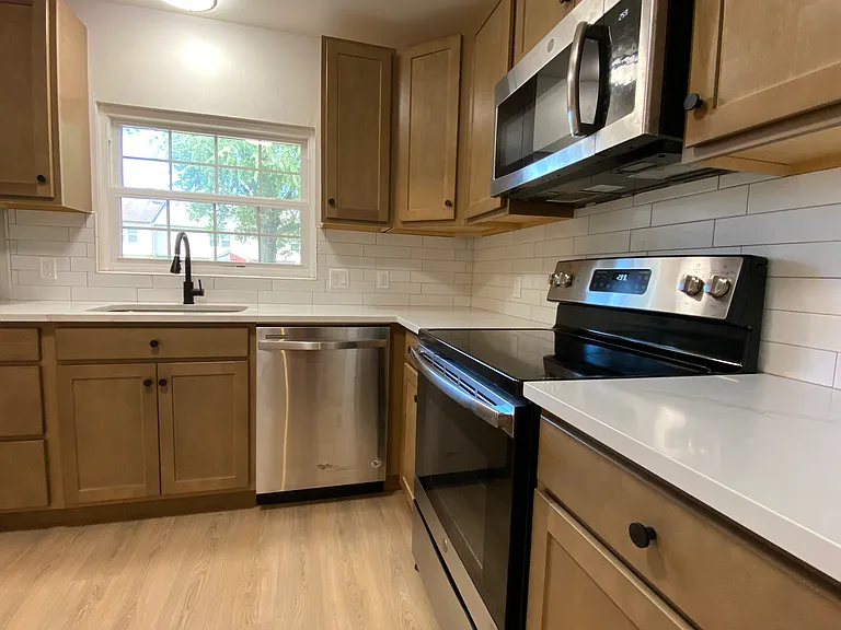 15618 Emery Ct — Photo 3