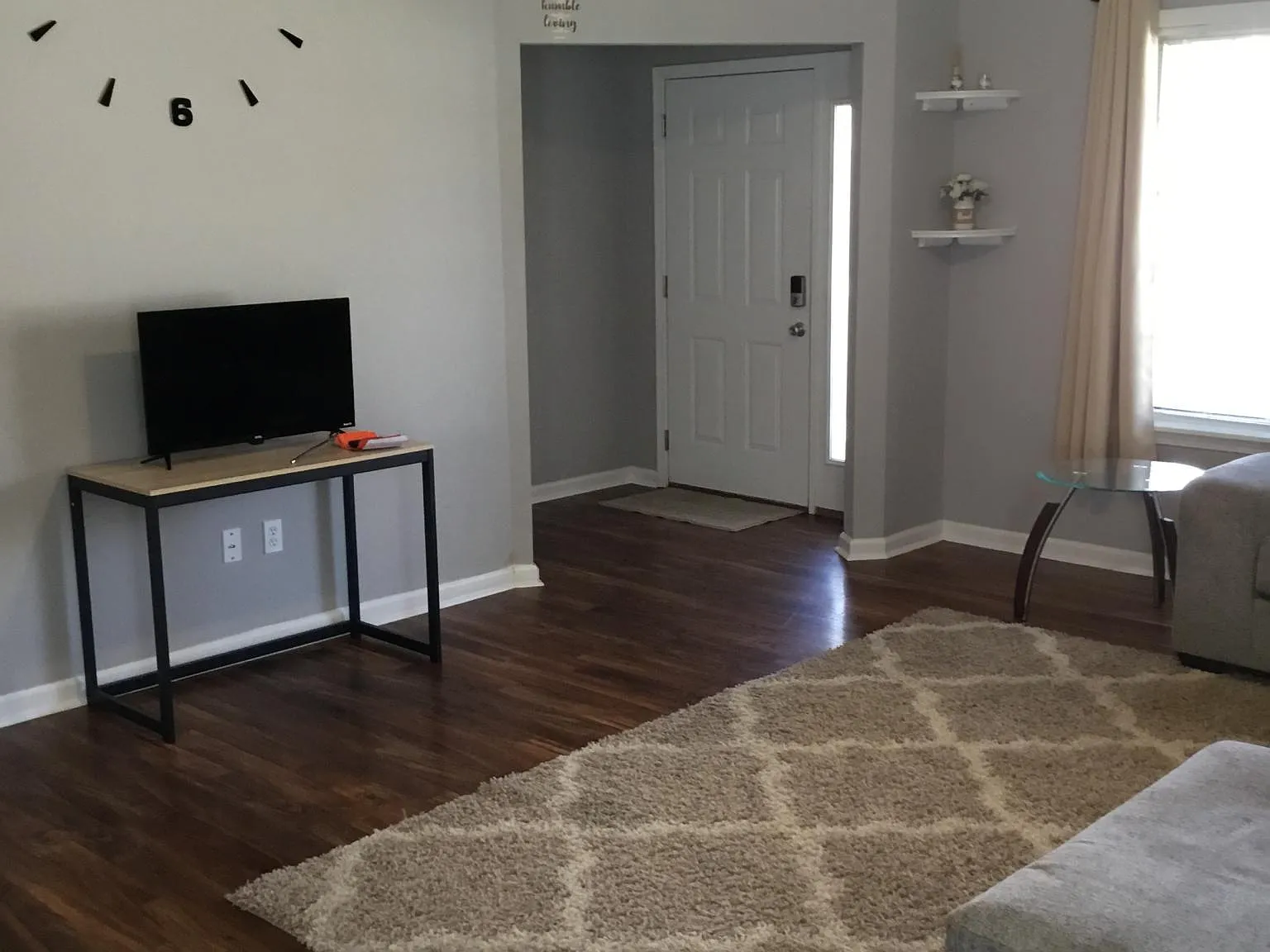 3 bed, 1363 sqft, $1,800 — Photo 2