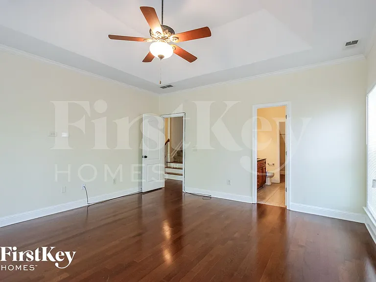 136 Janney Cir — Photo 9